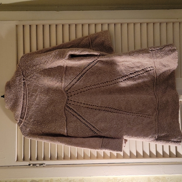 Sweater - Picture 5 of 6